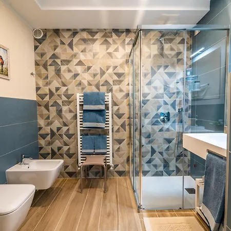 Il Nido Degli Usignoli With Bikes Storage بيت ضيافة بسكييرا ديل غاردا