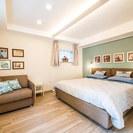 Il Nido Degli Usignoli With Bikes Storage بسكييرا ديل غاردا