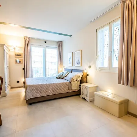 بيت ضيافة Il Nido Degli Usignoli With Bikes Storage بسكييرا ديل غاردا