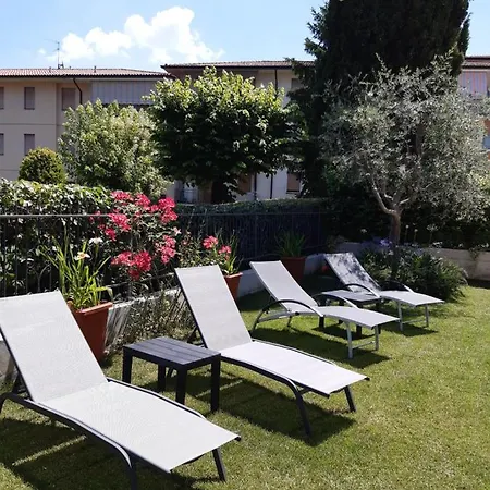 بيت ضيافة Il Nido Degli Usignoli With Bikes Storage بسكييرا ديل غاردا