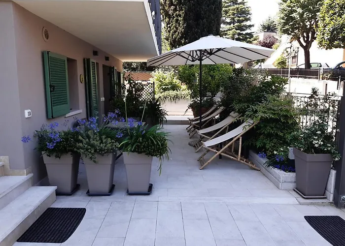 Il Nido Degli Usignoli With Bikes Storage Pensjonat 4*