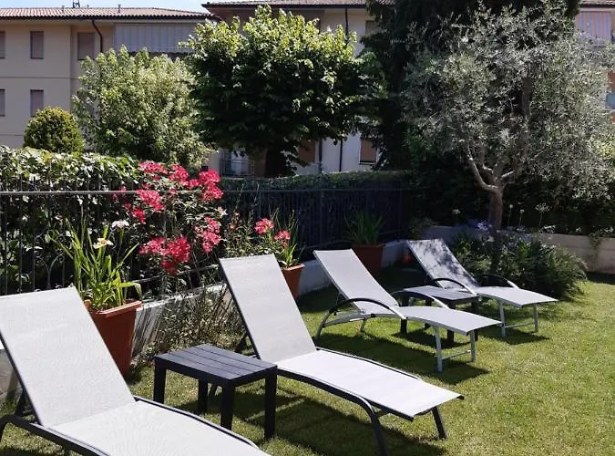 Pensjonat Il Nido Degli Usignoli With Bikes Storage Peschiera del Garda